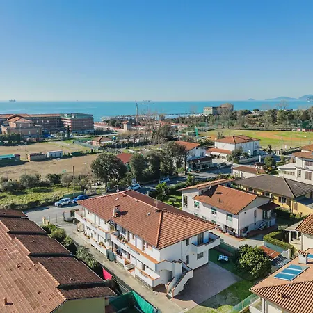 Appartamento Sofia By Interhome Marina di Massa