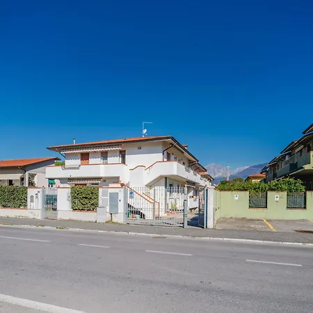 Sofia By Interhome Apartament Marina di Massa