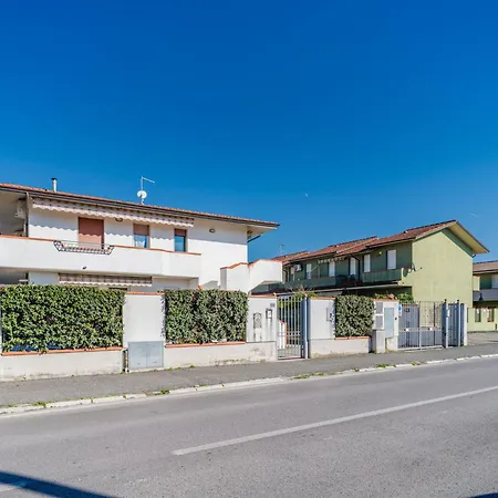 Sofia By Interhome Marina di Massa